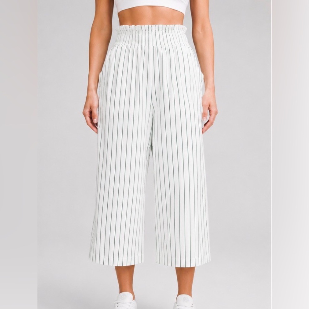 lululemon athletica Wide-Leg Crop 25” Pants M White Green NWT LW5HT9S